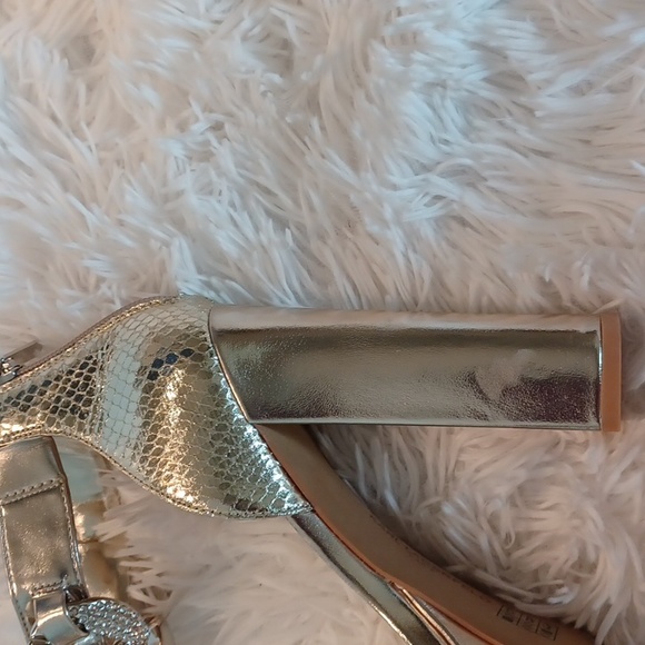 NEW Karl Lagerfeld Paris Gold Snakeprint Anisha Platform Gold Sandal Size 9.5 - Picture 14 of 14